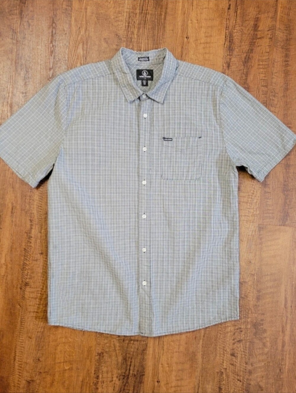 Volcom micro plaid short sleeve button down shirt